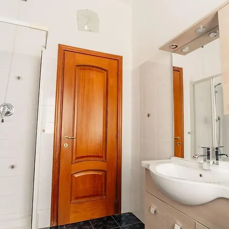 Casa vacanze -5 Minutes From The Sea-wifi-parking Carasco
